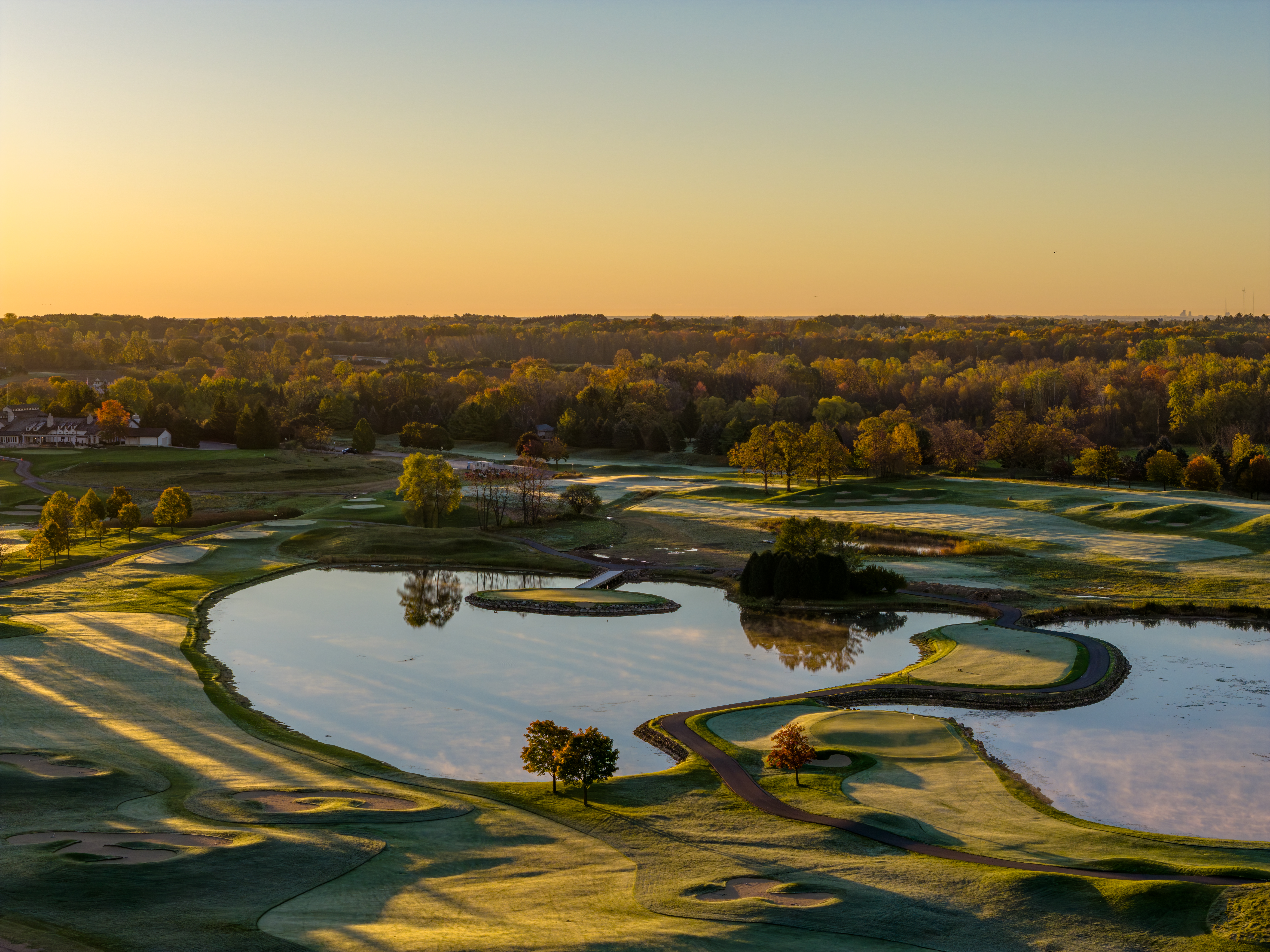 Fall photography by Paul Seifert of WiscoGolfAddict.com at Hidden Glen Golf Club in Cedarburg, Wisconsin
